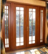 木質(zhì)門(mén)窗上面的污漬應(yīng)該怎么清洗